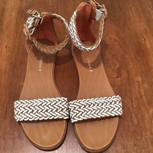 Via Spiga Leather Sandels size 7 1/2 M